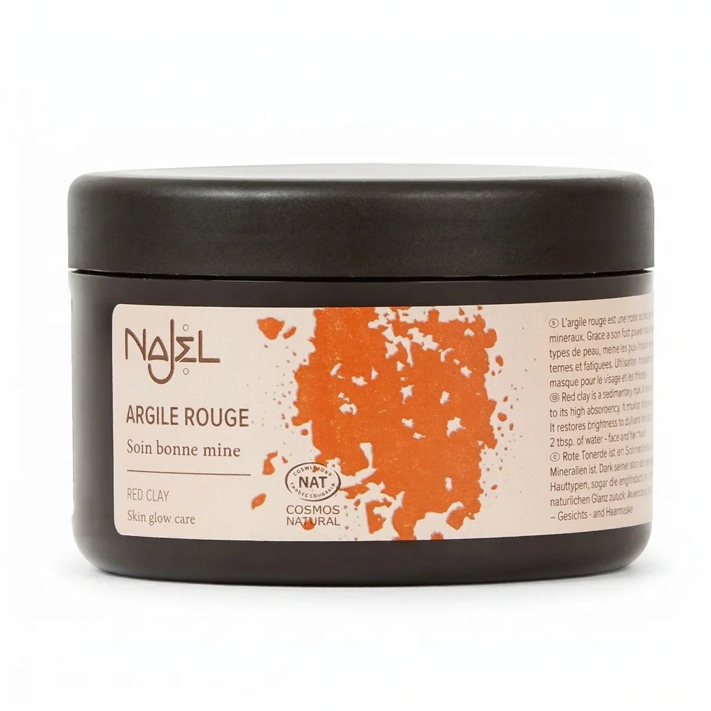 Pot d'argile rouge Najel avec couvercle gris et étiquette blanche sur fond blanc