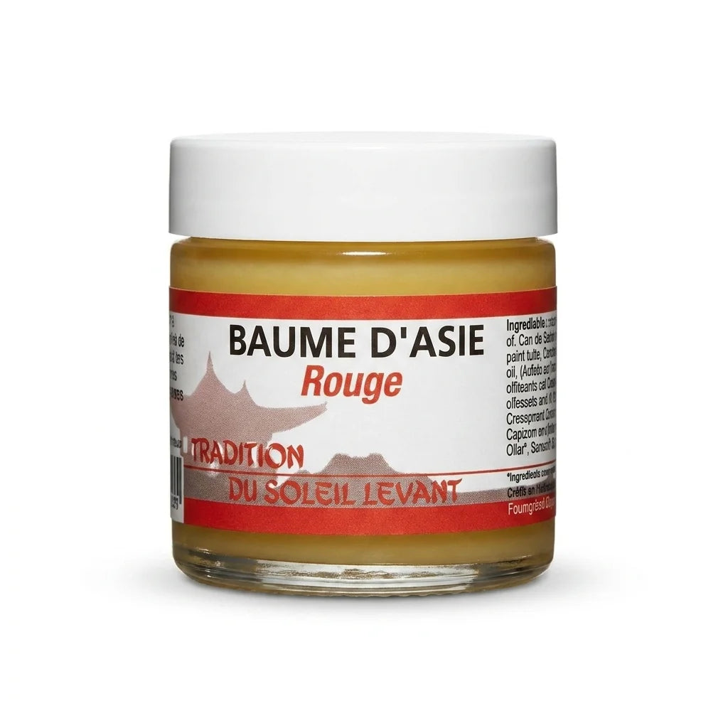 Pot de Baume d'Asie Rouge avec couvercle blanc et étiquette rouge sur fond blanc