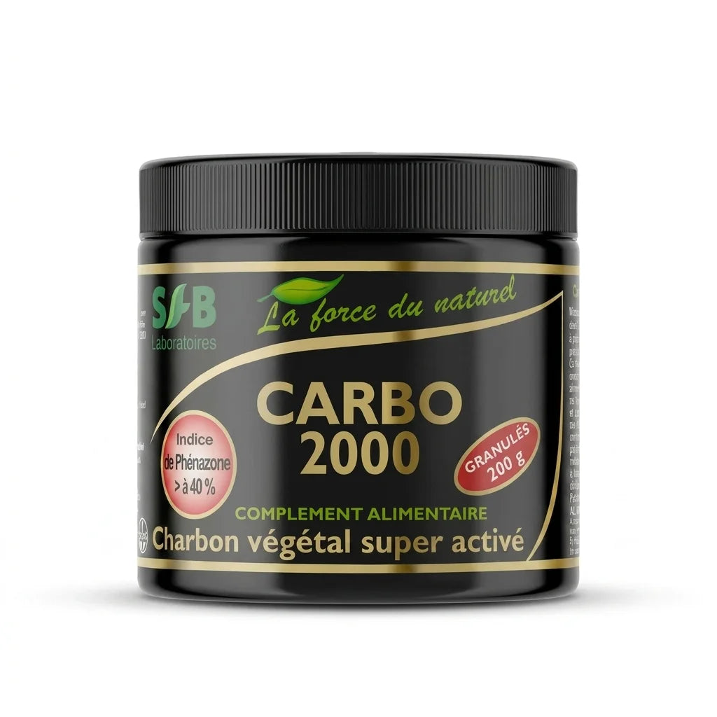 Charbon végétal activé en granulés SFB Laboratoires Carbo 2000 sur fond blanc