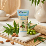 Dentifrice bio Neem & Triphala Ayurvana avec feuilles de neem et baies triphala sur fond naturel