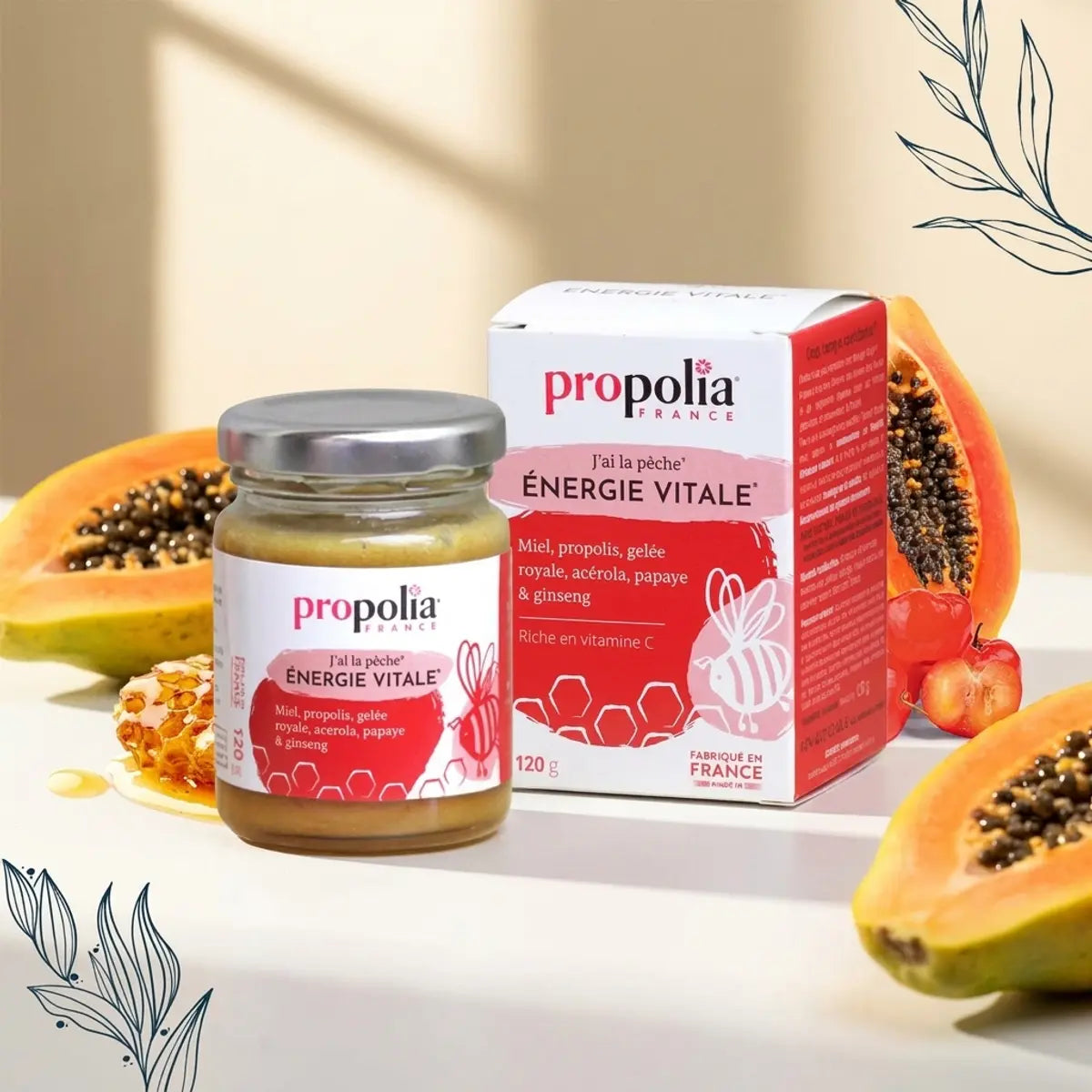 Pot Propolia Energie Vitale avec papaye et miel sur fond blanc minimaliste