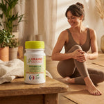 Femme en étirement montrant confort articulaire avec gélules Boswellia vegan à proximité