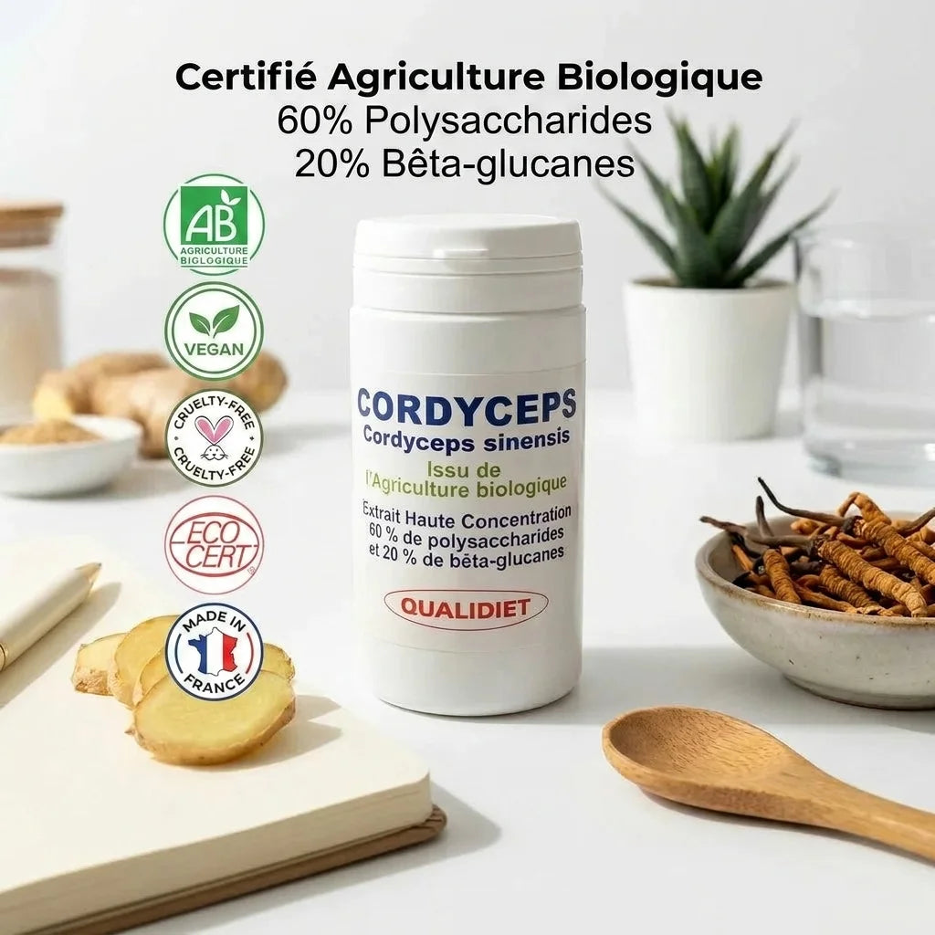 Bouteille Cordyceps Bio certifiée AB avec badges vegan et Made in France sur fond blanc