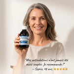 Femme tenant bouteille Flexilium bio vegan avec témoignage "articulations souples" 5 étoiles