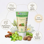 Gommage visage Triphala bio Ayurvana avec bénéfices : exfoliation, pores affinés, teint lumineux