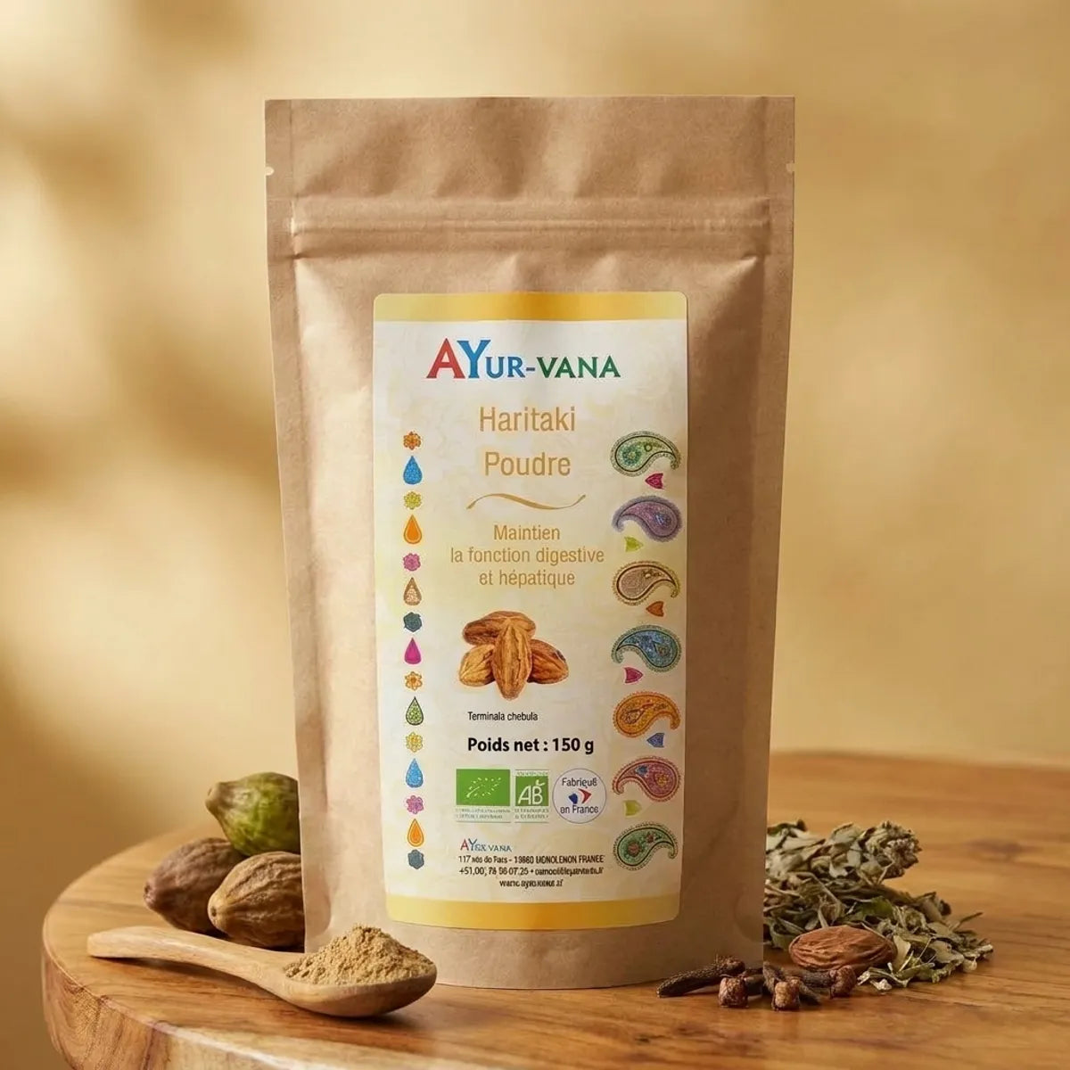 Poudre Haritaki Bio Ayurvana en sachet kraft avec ingrédients naturels