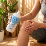 L2S® silicium organique en bouteille appliqué sur genou pour soin articulaire