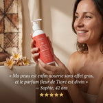 Femme tenant Lait Corps Najel bio Fleur de Tiaré avec témoignage client 5 étoiles