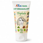 Tube de lait démaquillant Triphala bio Ayurvana sur fond blanc avec label et certifications