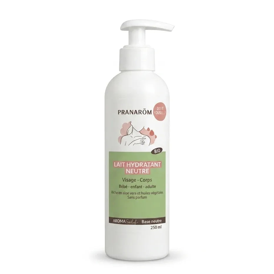 Lait hydratant neutre bio Pranarom avec pompe doseuse sur fond blanc