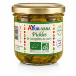 Pot de pickles de courgettes au curry AYur-vana 200g avec label bio sur fond blanc