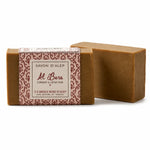 Savon d'Alep à l'argile rose Al Bara 150g sur fond blanc