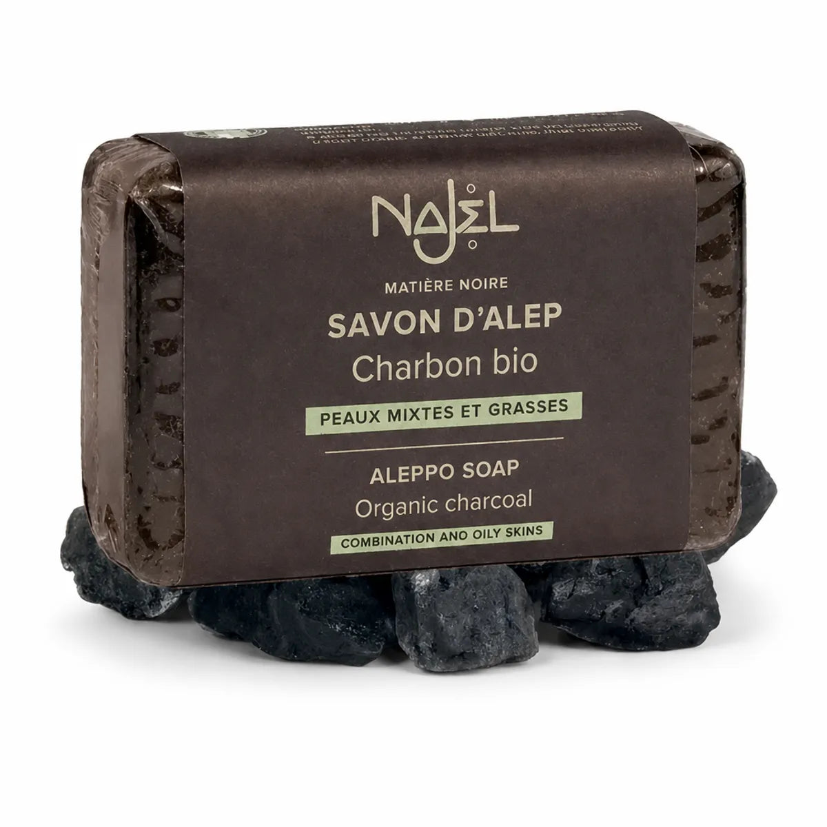 Savon d'Alep Najel au charbon végétal bio dans son emballage marron d'origine sur fond blanc