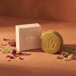 Savon d'Alep Al Bara musc 50g avec emballage beige, pétales de rose et ingrédients naturels