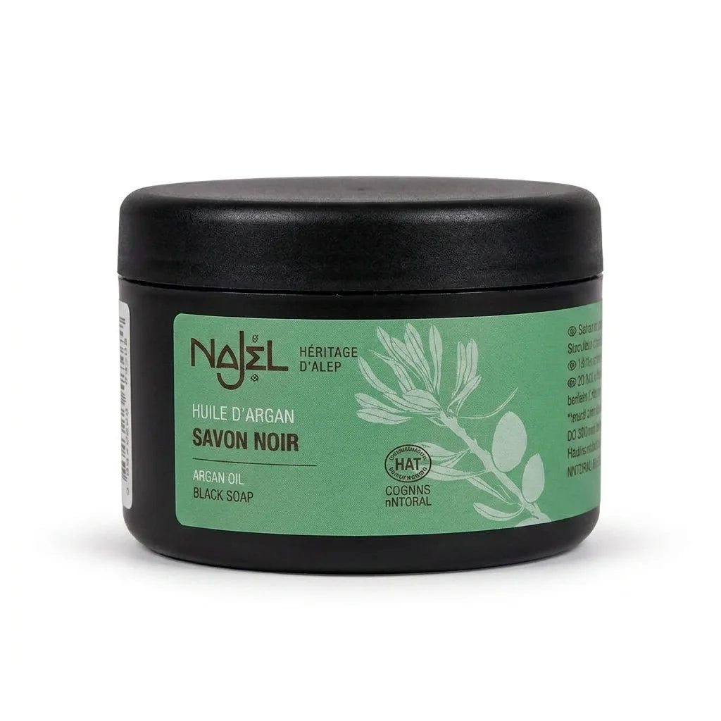 Savon noir Najel à l'huile d'argan en pot avec étiquette verte, fond blanc
