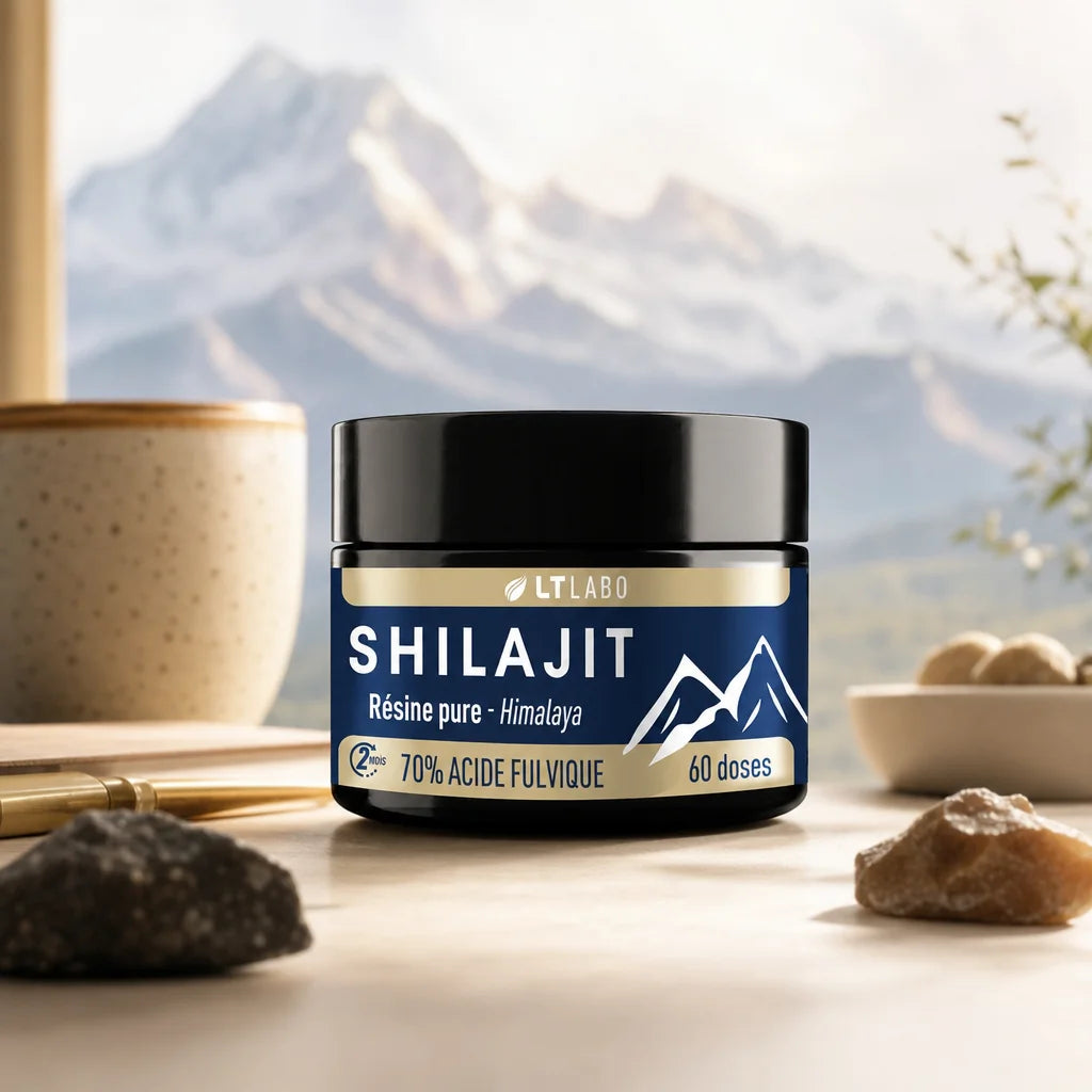 Résine Shilajit 70% acide fulvique LT Labo 30g sur bureau wellness avec pierres naturelles