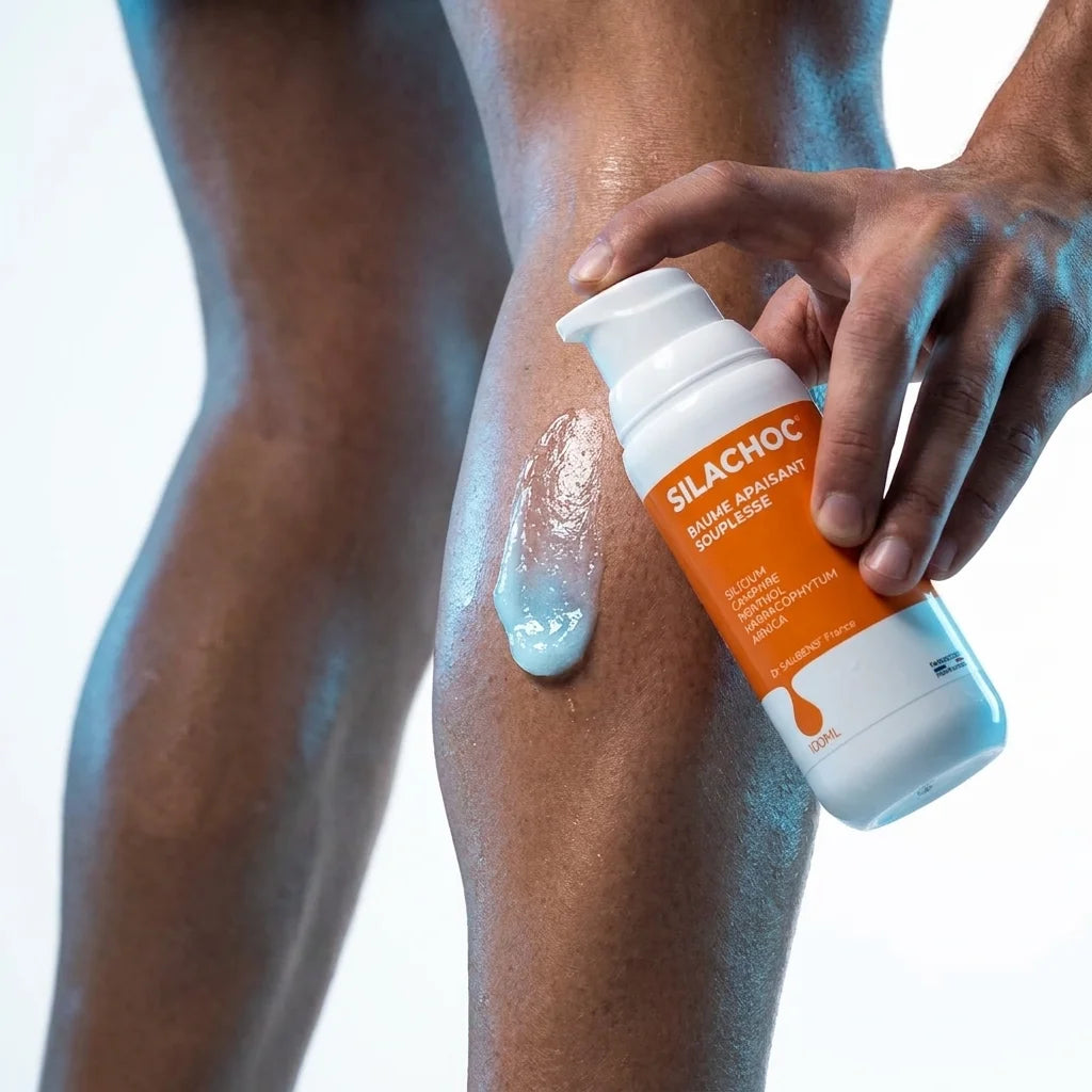 Silachoc Gel Contre-Coup baume apaisant appliqué sur jambe d'athlète pour soulagement immédiat