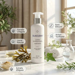 SILACLEAN® lotion démaquillante avec ingrédients naturels et packaging produit en studio