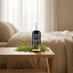 Spray Ambiance Lemongrass Serpolet Aromaspray sur table de nuit avec herbes fraîches