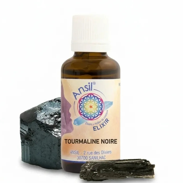 Bouteille d'Elixir de Tourmaline Noire cristal, produit bien-être minéral isolé sur fond blanc