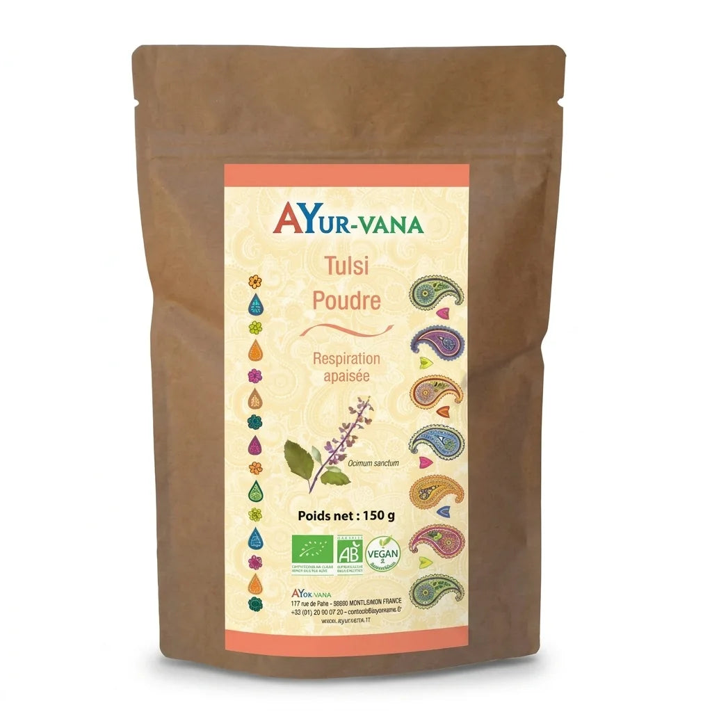 Tulsi bio en poudre Ayurvana sachet kraft avec étiquette sur fond blanc