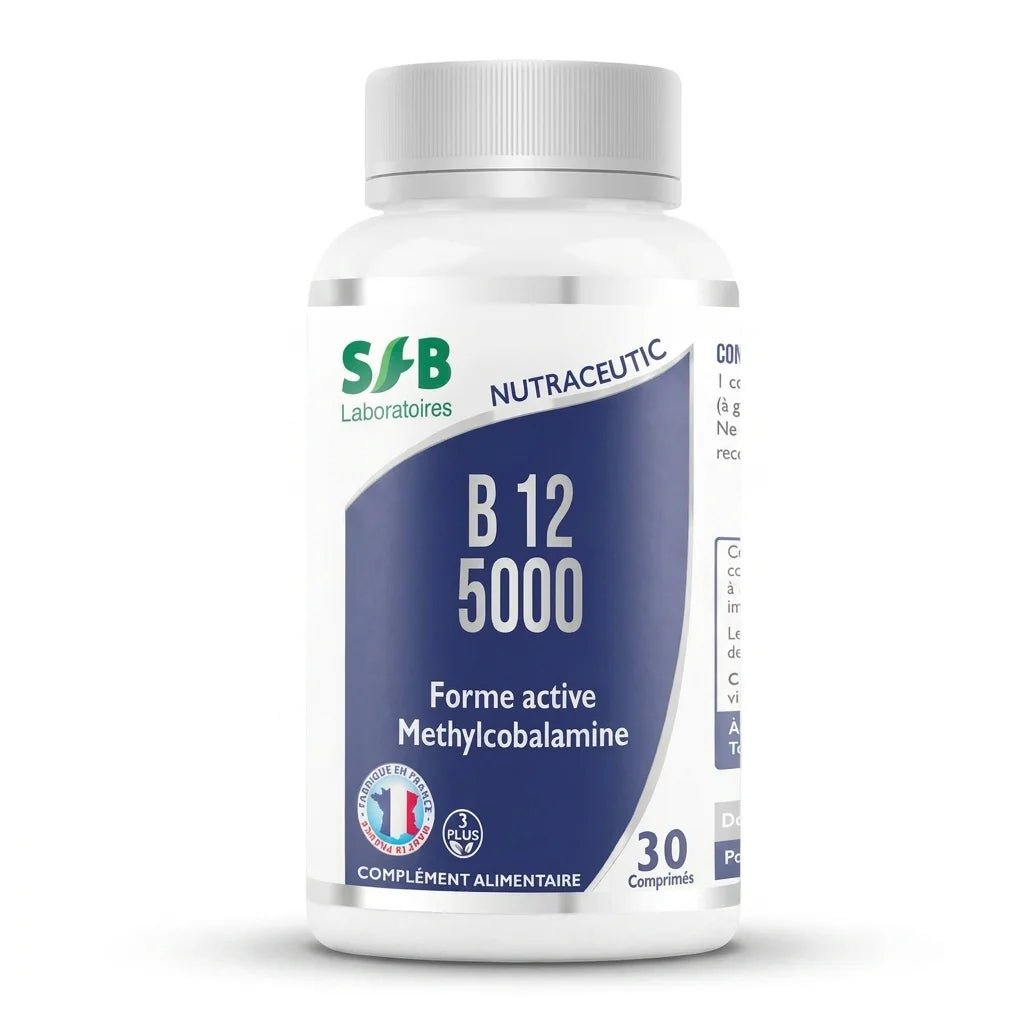 Flacon de vitamine B12 vegan SFB Laboratoires 5000 en comprimés sur fond blanc