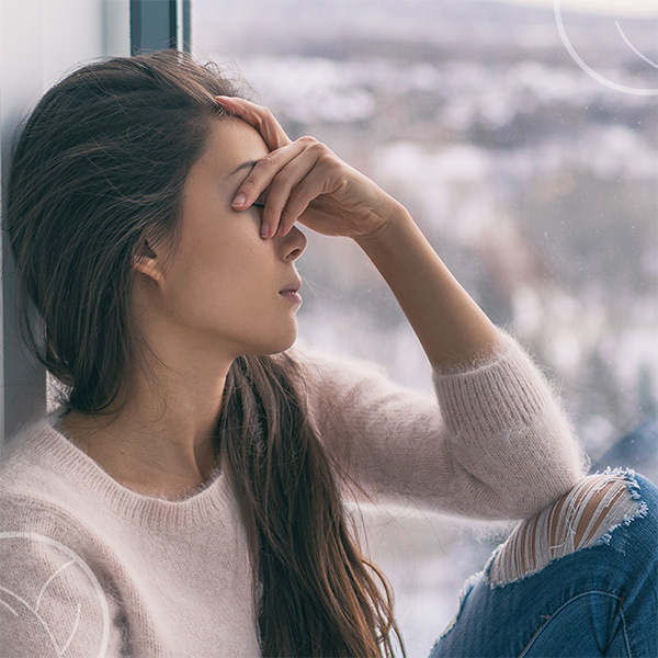 Photo d'une femme déprimée en hiver